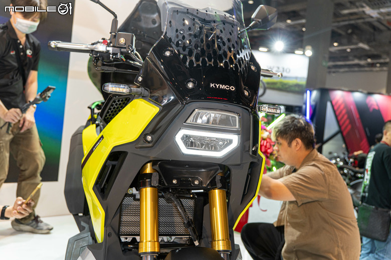 點我看大圖 KYMCO CV-X45 單缸多功能跨界車正式亮相,搭載PTM系統、TFT儀表、定速、加溫握把一次到位!