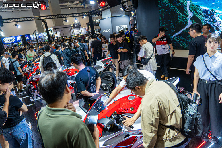 YAMAHA 70週年全機種登場，XSR155 公司重車展場售價：148,000元，限量55台另有3,000元精品抵用券！