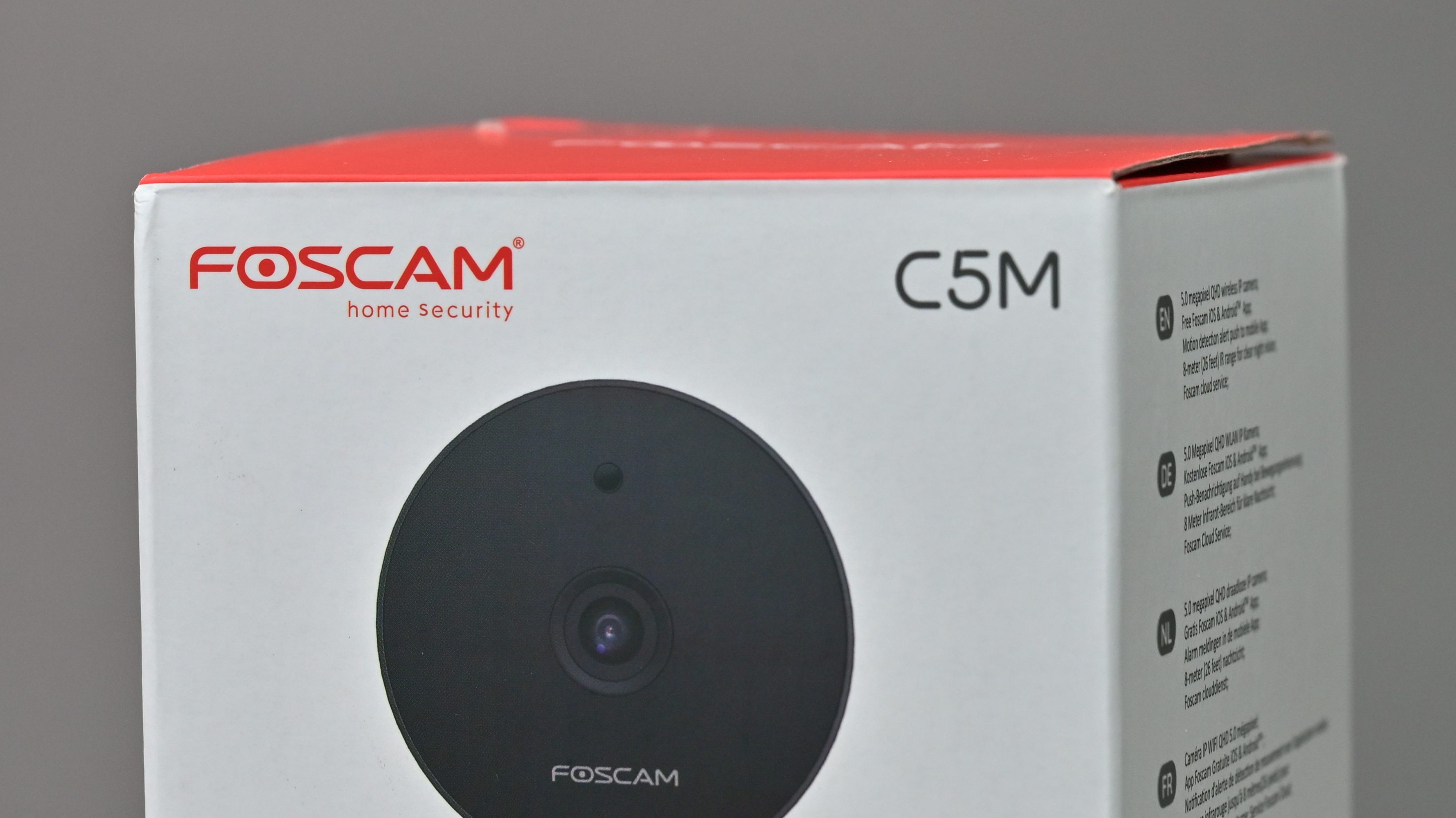 點我看大圖 【不專業開箱】快速開箱! Foscam C5M 開箱:500 萬畫素 3K 超清解析度,小巧便利、守護家人!