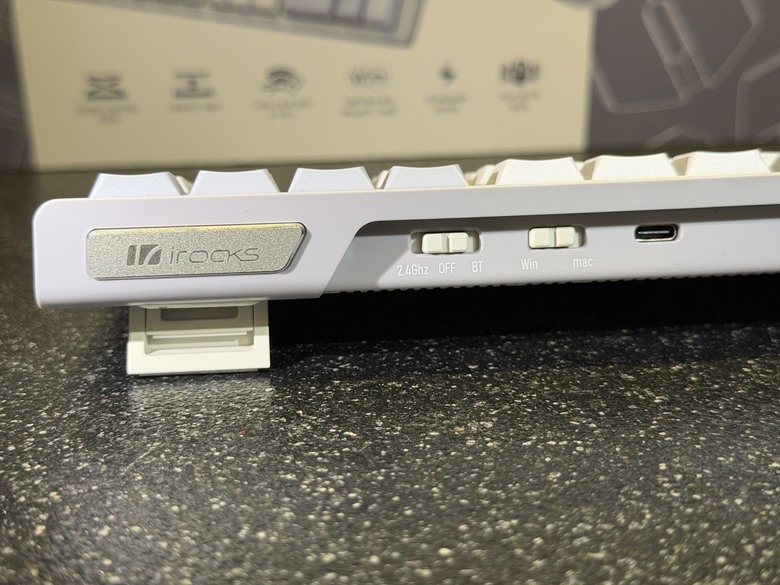 IROCKS K105RP 鍵鼠組開箱：高剪刀腳打字真的順手
