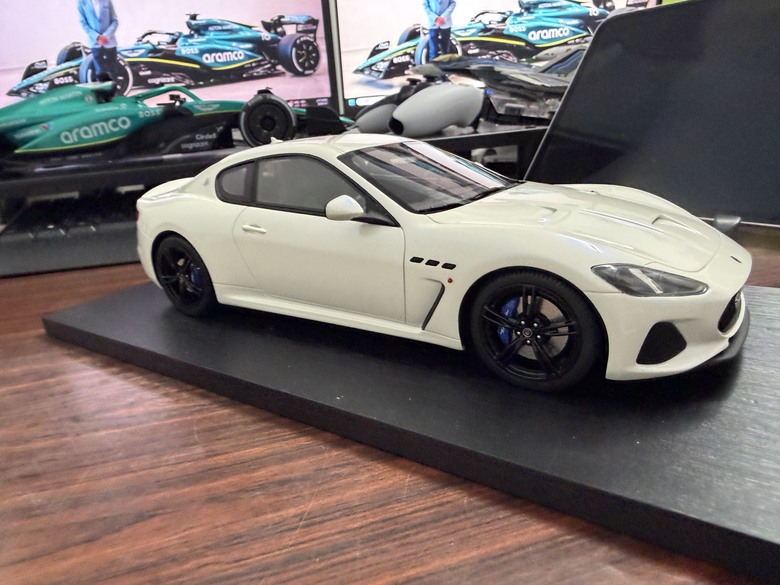 [開箱]1/18 Maserati GranTurismo