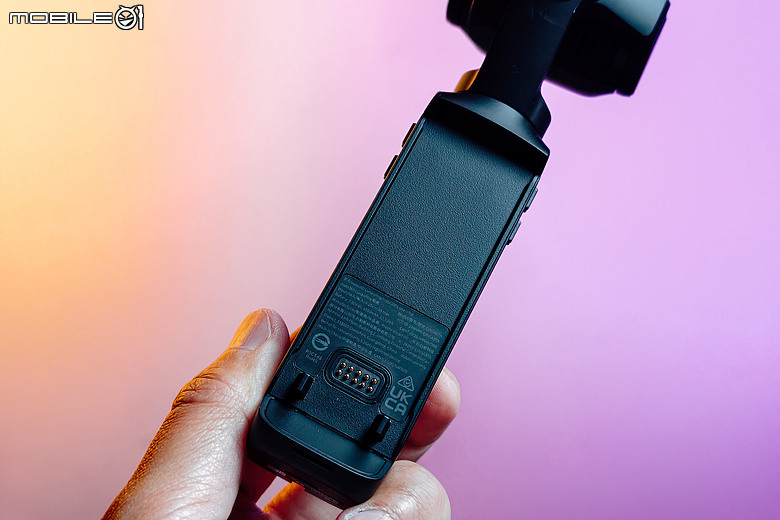 Insta360 Luna Ultra 評測報告|徠卡雙鏡頭加持、分離式螢幕開創 Vlog 新玩法!
