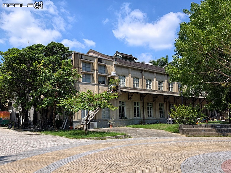 嘉義市立美術館、嘉義文化創意產業園區、嘉義城隍廟、嘉義市郵便局、文化路夜市，外掛美味可口的林聰明沙鍋魚頭、還有繁花似錦的臺南白河蓮花公園 — 2026 端午連假次日遊