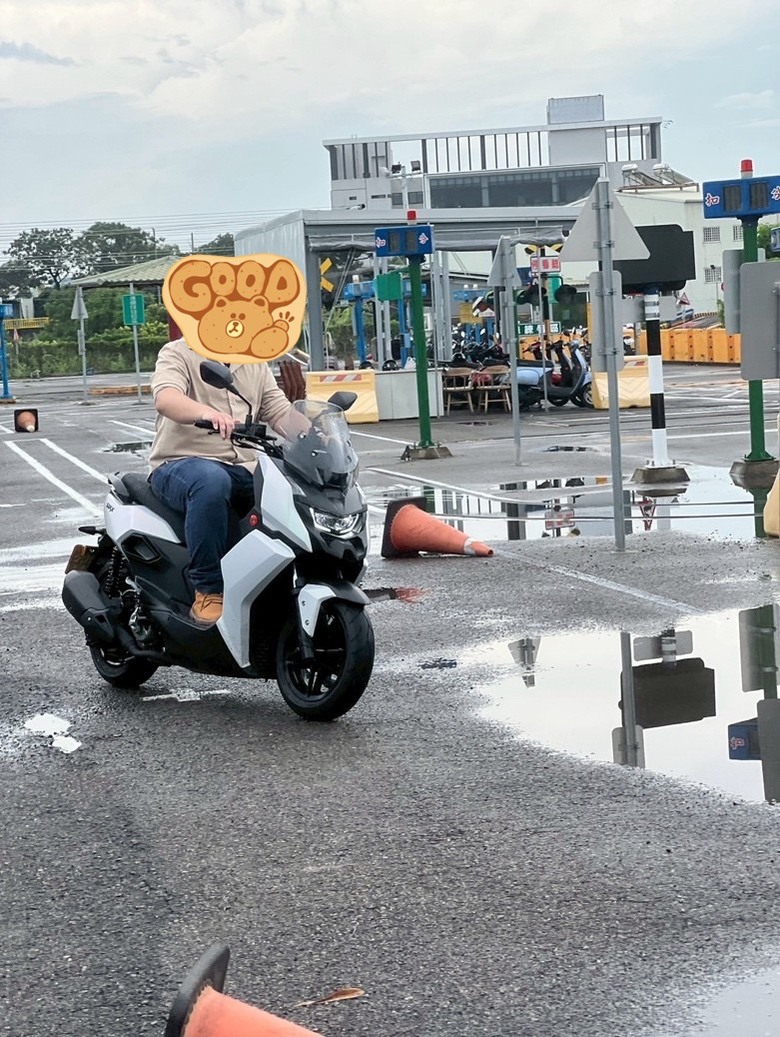 在台中考了紅黃牌駕照好不好用？試車後考慮中