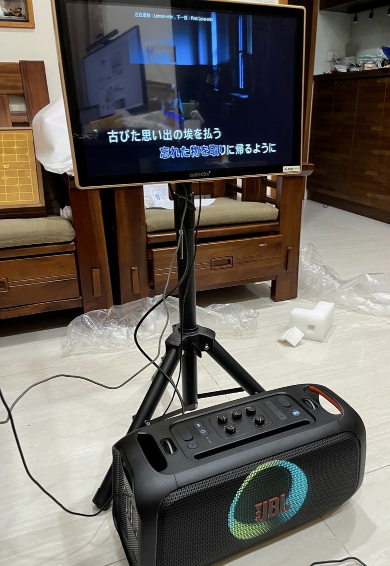 「是臥室也是電影院!」7坪極致DIY:160吋巨幕、智慧自動化情境、木作隱形掀床全紀錄」