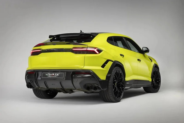 蠻牛油電性能顛峰 Lamborghini Urus SE Performante 重返戰場