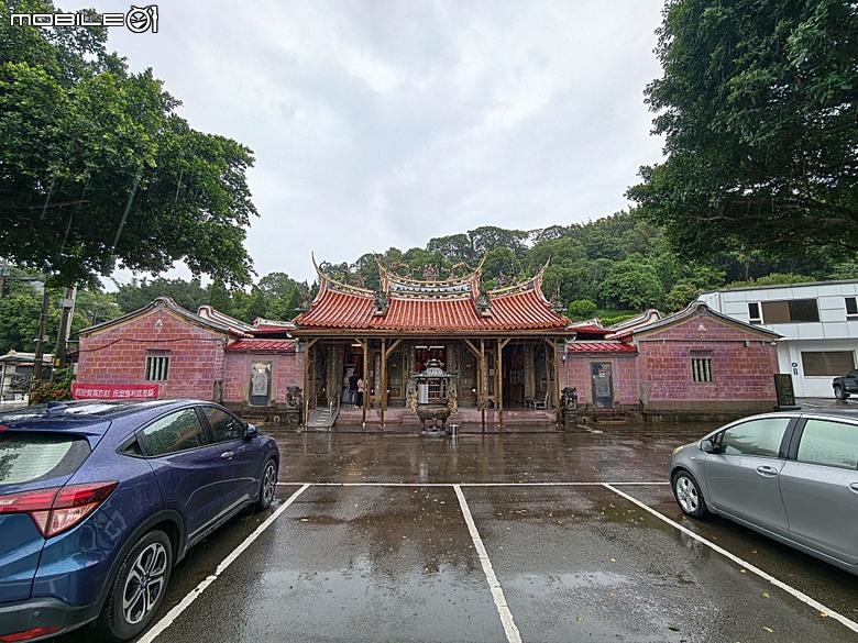 竹北新瓦屋客家文化保存區、采田福地、竹北泉州厝汾陽堂、東平問禮堂、竹北福佑宮(十三伯公)、蓮華寺、附掛美食之一浪拉麵 — 竹北一日雨中散策