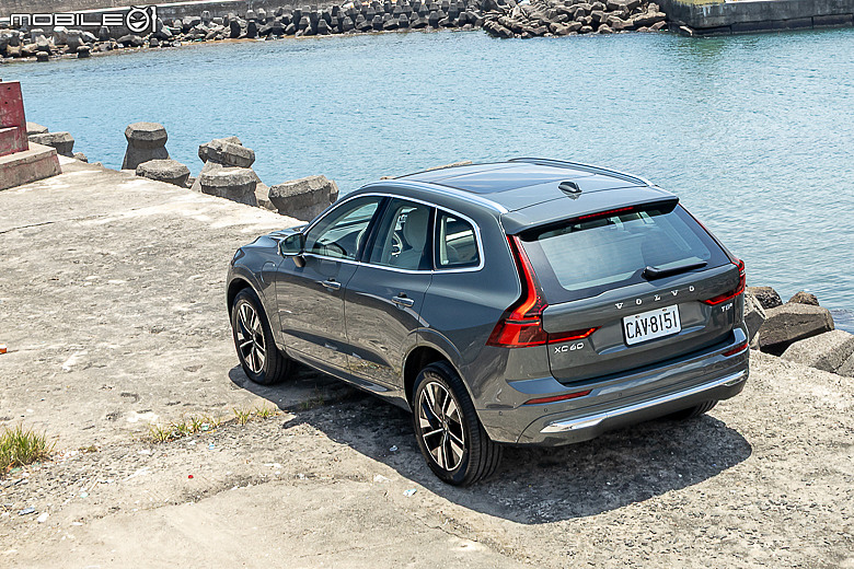 Volvo 小改款 XC60 T8 試駕|除了節能,還讓你有更優雅從容的旅程!