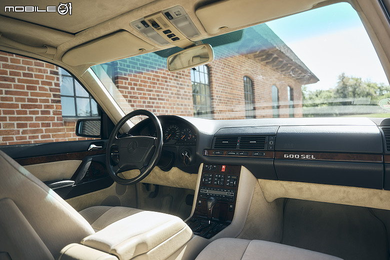 經典試駕|Mercedes-Benz W140 600 SEL,12缸大水牛的無窮魅力!
