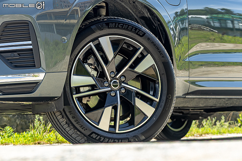 Volvo 小改款 XC60 T8 試駕|除了節能,還讓你有更優雅從容的旅程!