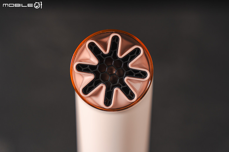 Dyson HushJet Mini Cool 開箱實測|無扇葉手持風扇真能成為夏天隨身降溫神器嗎?