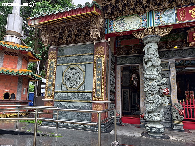 竹北新瓦屋客家文化保存區、采田福地、竹北泉州厝汾陽堂、東平問禮堂、竹北福佑宮(十三伯公)、蓮華寺、附掛美食之一浪拉麵 — 竹北一日雨中散策