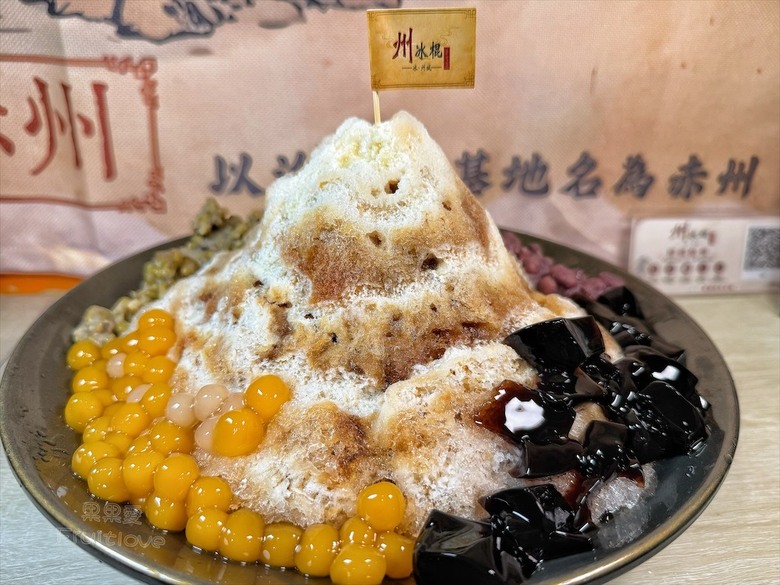 自製三款剉冰糖水，還有懷舊冰袋、飲料、冰棒與古早味滷肉飯