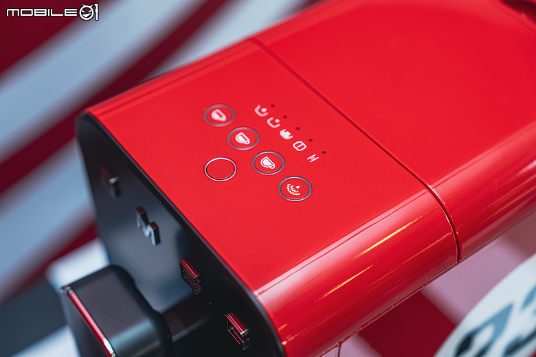 Porsche x SMEG 聯名家電登場！把 917 賽車傳奇搬進廚房，限量冰箱、咖啡機正式登台
