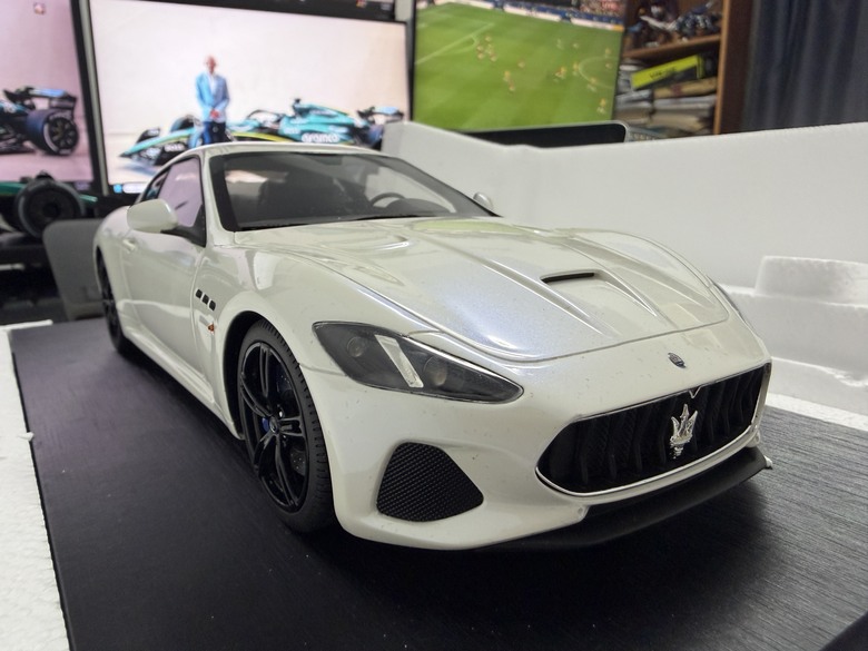 [開箱]1/18 Maserati GranTurismo