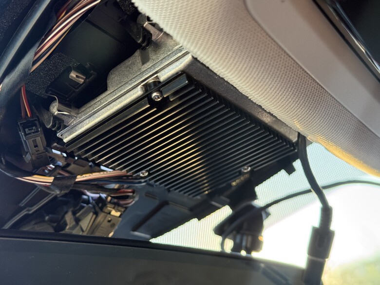 [分享] Škoda Octavia MK4 “噹噹噹”改善方案 (ACC鏡頭模組散熱方案)