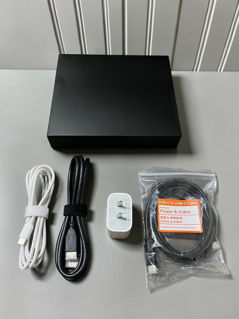 [開箱] EiMio 16吋便攜式無線投屏顯示器