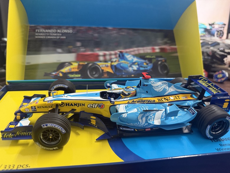 [開箱]F1 1/18 RENAULT R26 FERNANDO ALONSO 2006 CANADA GP