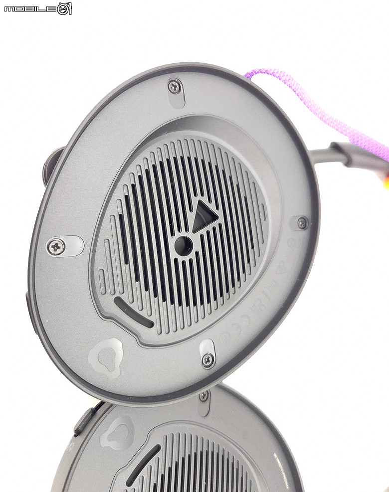 點我看大圖 【北極熊開箱】碳纖維動圈與空間聲學的純粹展現 - JBL Quantum 650 (加映950)