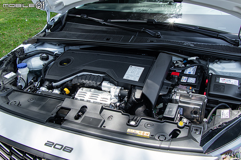 Peugeot 208 小改款試駕|不只賣浪漫情懷,更要用豐富內涵留住你的愛!