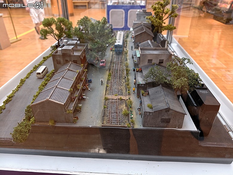 2026年懷舊鐵道場景模型展 in SOGO天母店，附掛吃吃喝喝之 魚君 さかなくん 天母SOGO店之週三鮭魚迴游日半價活動