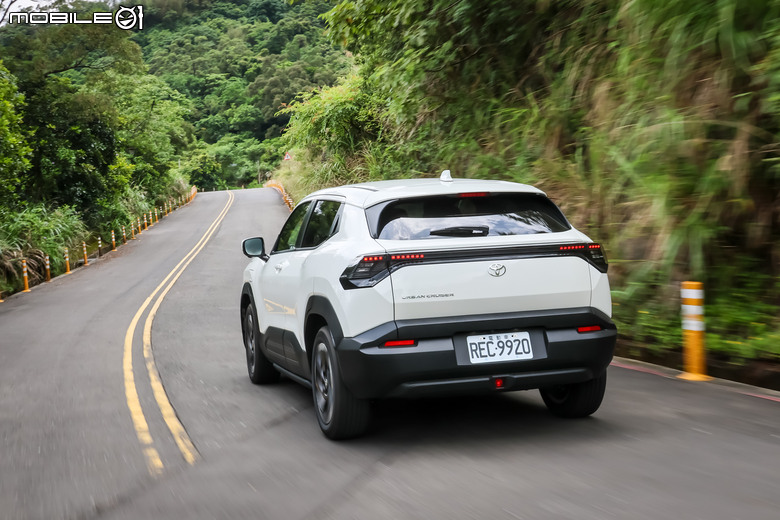 Toyota Urban Cruiser 試駕｜重新定義純電跨界休旅！