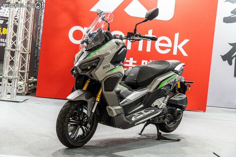 宏佳騰 Aeonmotor 全新改款 STR X 300 霸氣登場！多元商業、玩樂車款大點名