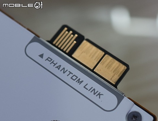 告別正面電源線 SAPPHIRE NITRO+ PhantomLink 板卡生態圈