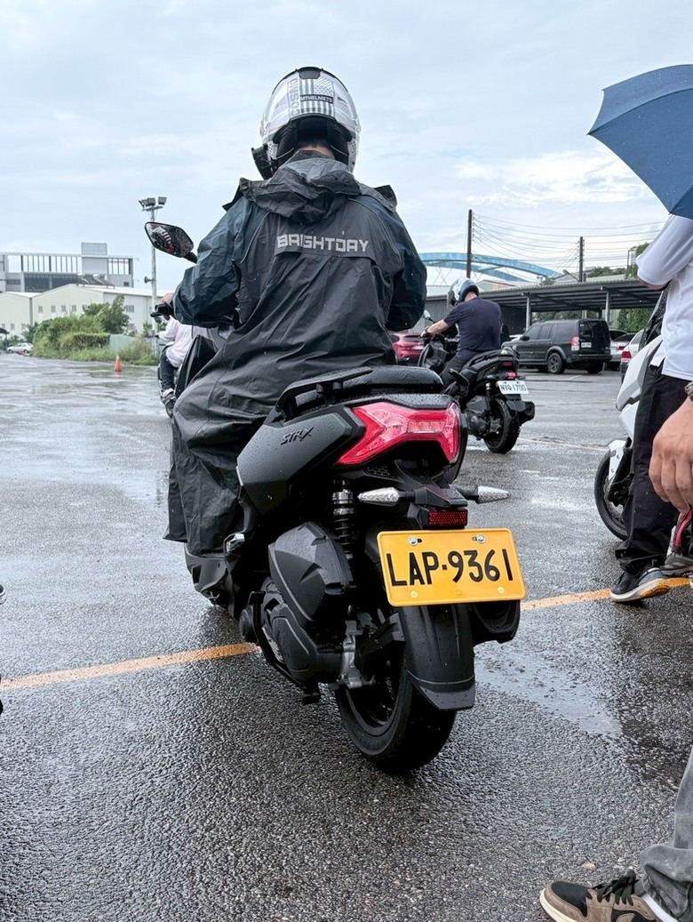 在台中考了紅黃牌駕照好不好用？試車後考慮中