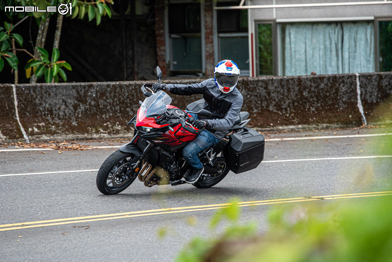 HONDA CB1000 GT 試駕｜不再做選擇，四缸、電懸、運動、舒適我全都要！