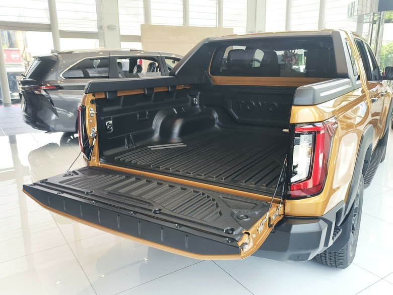 展間看完Hilux分享幾個印象深刻的地方