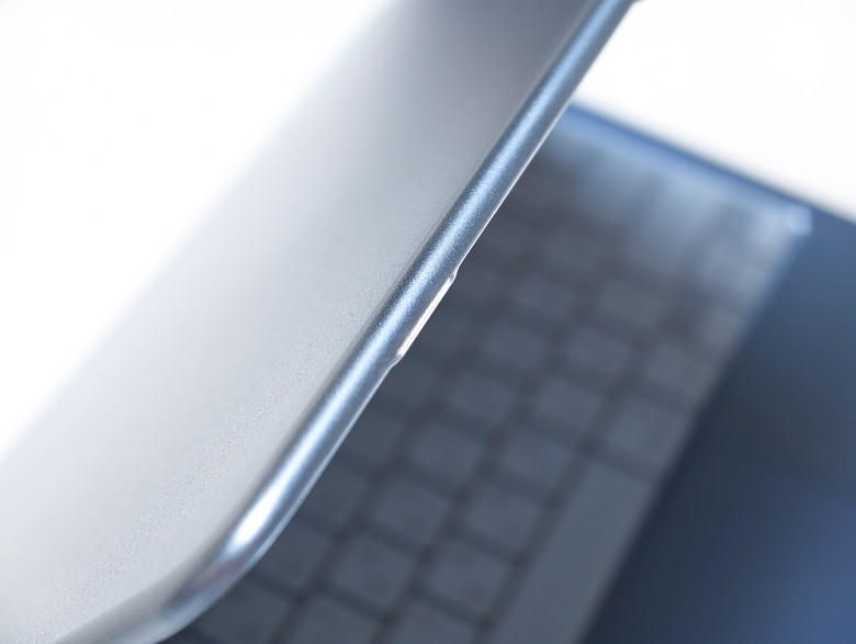 【MacBook防護三法寶】河馬引力HIPPORIZZ Aero 零感鍵盤膜 ▪ Frosta 磨砂保護殼 ▪ WasserElegant 筆電內袋 -開箱評價|實際使用心得與推薦