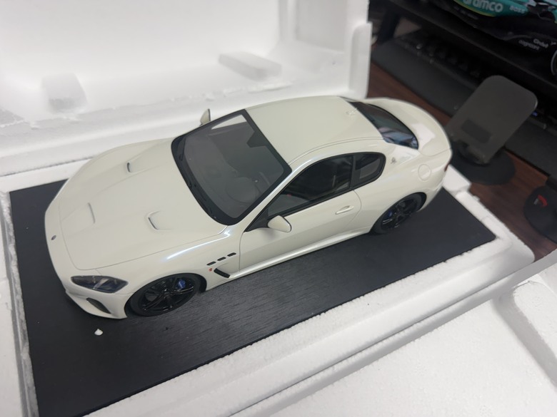 [開箱]1/18 Maserati GranTurismo
