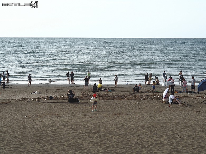 沙灘皮克敏探索之新北市篇 — 萬里海水浴場、金山中角、貢寮福隆海水浴場、石門白沙灣、三芝淺水灣、淡水沙崙、淡江大橋,還有Bossa Nova巴莎諾瓦海景餐廳與依海廚房之吃吃喝喝