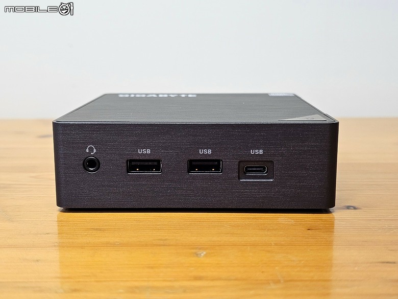 點我看大圖 GIGABYTE BRIX GB-BRU7-255H 迷你電腦開箱