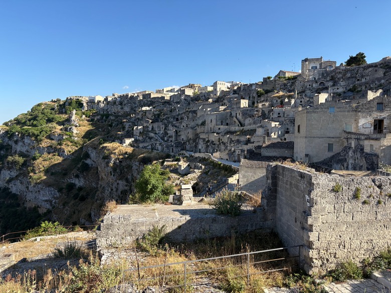 點我看大圖 意大利🇮🇹Bari巴里港之旅第一天,到達Matera馬泰拉古城