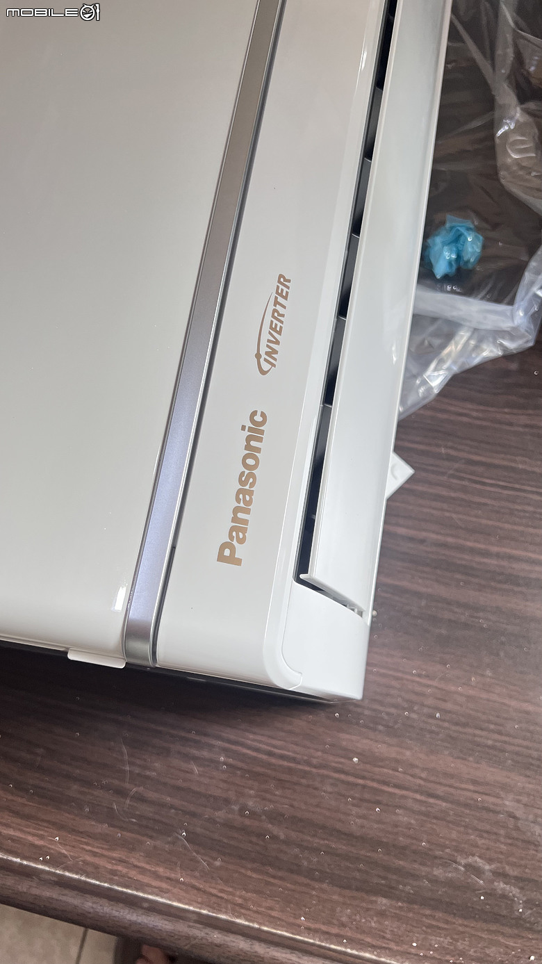 點我看大圖 【施工全紀錄】我家太座為了老鷹換冷氣 國際牌CS-UX36FA2+CU-UX36FHA2 舒服~