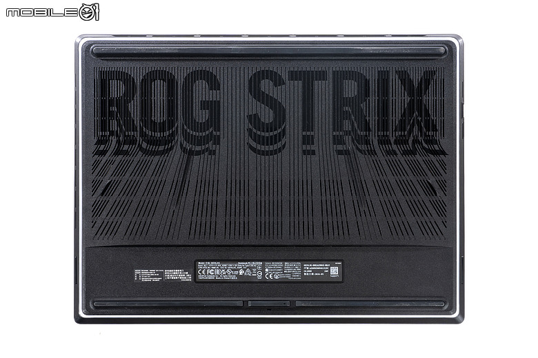 ROG Strix SCAR 18 (2026) G835｜升級 4K 240Hz 面板、全規格攻頂，再創電競機皇新標竿！