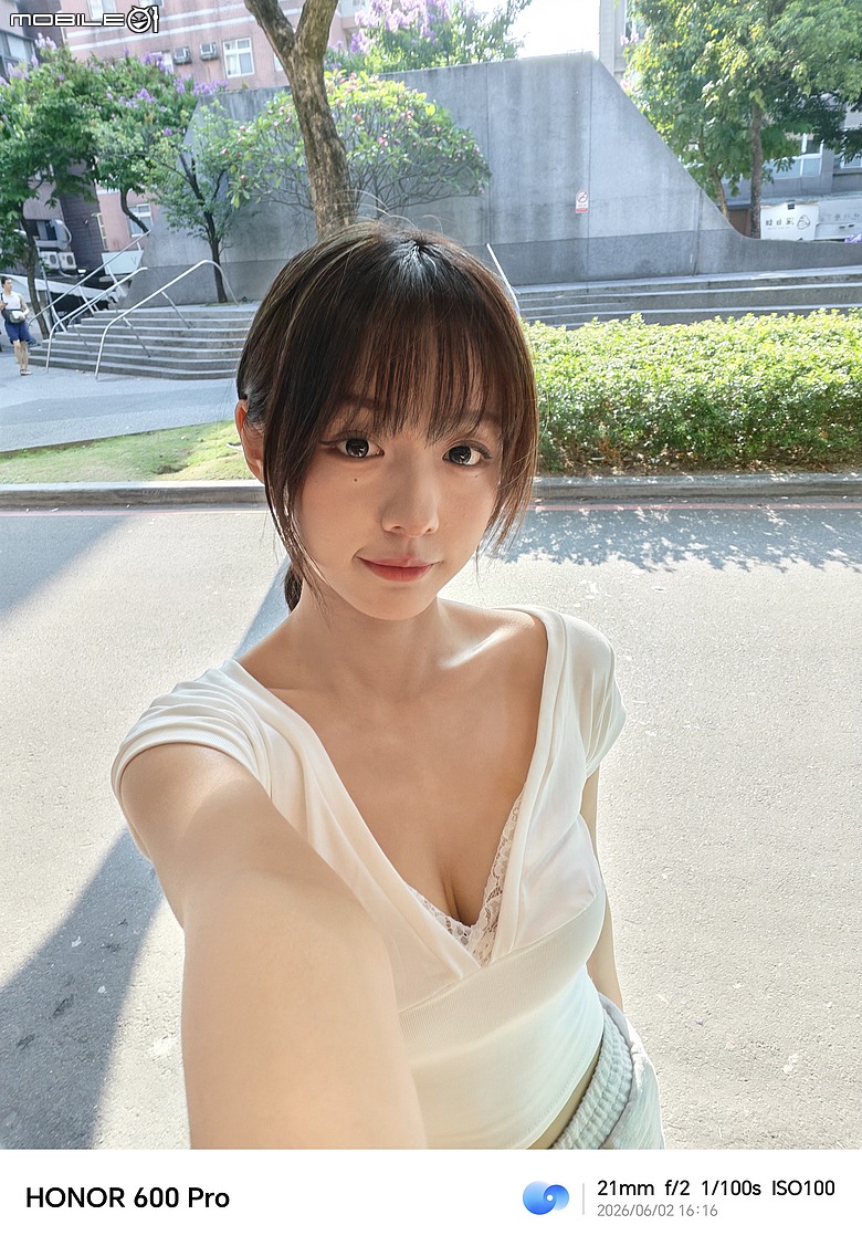 HONOR 600 Pro 體驗｜「圖轉影片」一鍵造夢，AI 手機終於玩出新花樣！