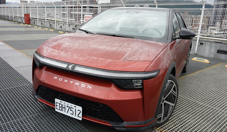 帶雙寶長途考驗！BRIA Pioneer 雙馬達 482公里梅雨季大雨電耗分享，白內裝真的難顧嗎？