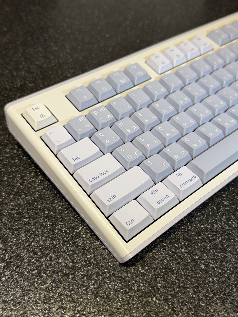 IROCKS K105RP 鍵鼠組開箱：高剪刀腳打字真的順手