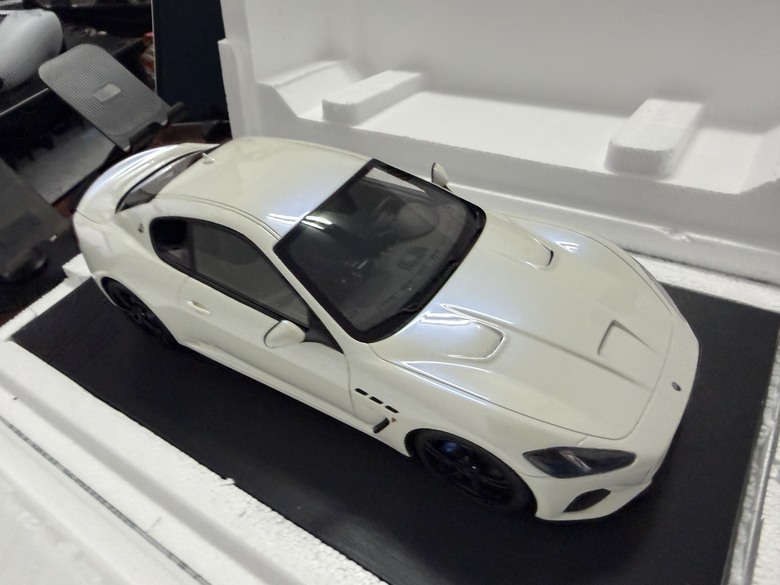 [開箱]1/18 Maserati GranTurismo