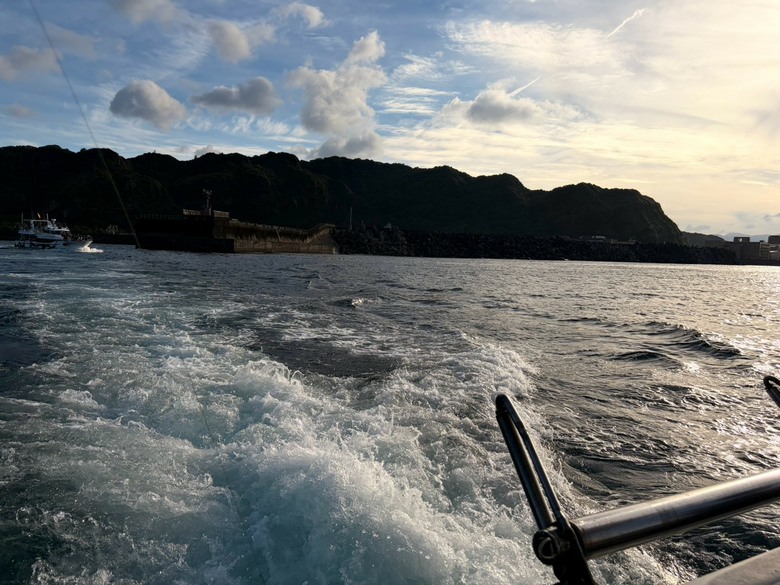 海釣初體驗｜海風、魚竿，還有兩個傻子