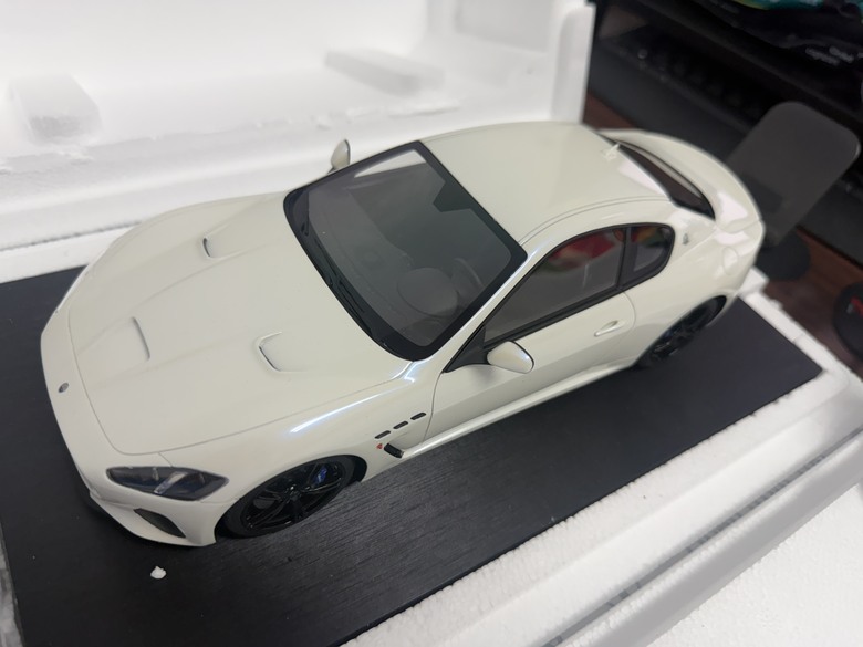[開箱]1/18 Maserati GranTurismo