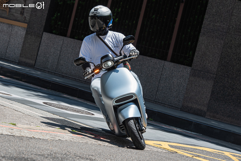 Gogoro Luna試駕報告｜三段動力模式更好用，動態表現更柔和