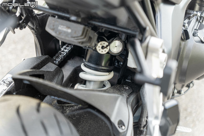 HONDA CB1000 GT 試駕｜不再做選擇，四缸、電懸、運動、舒適我全都要！