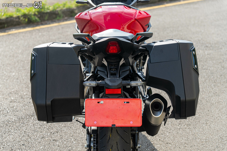 HONDA CB1000 GT 試駕｜不再做選擇，四缸、電懸、運動、舒適我全都要！
