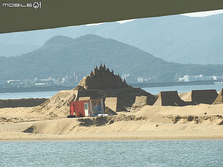 沙灘皮克敏探索之新北市篇 — 萬里海水浴場、金山中角、貢寮福隆海水浴場、石門白沙灣、三芝淺水灣、淡水沙崙、淡江大橋,還有Bossa Nova巴莎諾瓦海景餐廳與依海廚房之吃吃喝喝