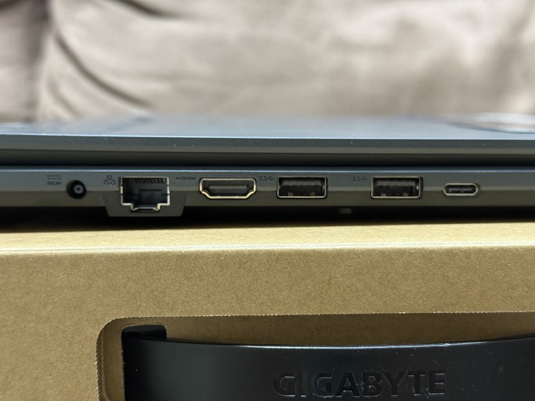四萬內16吋筆電 GIGABYTE EAGLE 9MJ開箱