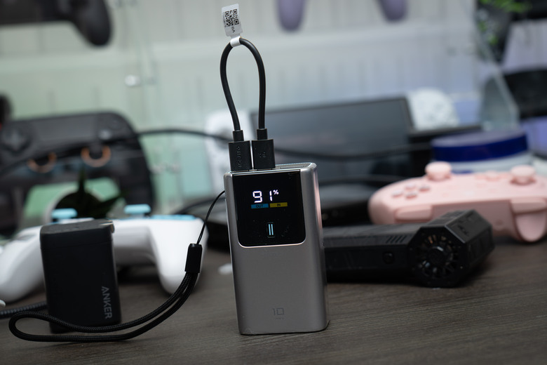 【開箱實測】蝦皮啟動！不到八百買到 55W 物理外掛，酷態科 10 號 Mini 單兵救急首選？